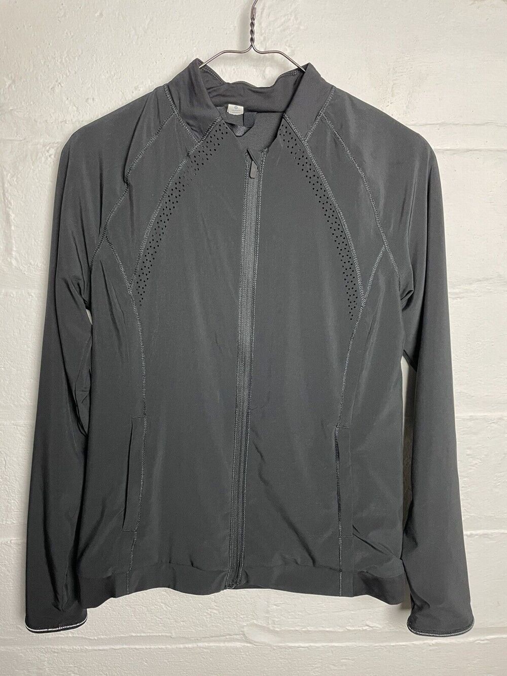 Excellent Lululemon Hit It Black Laser Cut Jacket 4